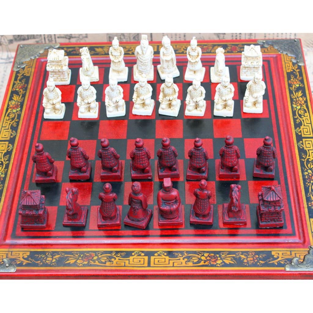 Vintage Collectible Board Games - Винтажный шахматный набор из смолы класса